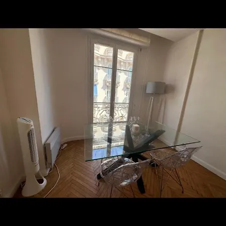 Two Bedroom To Rent In Apartment *