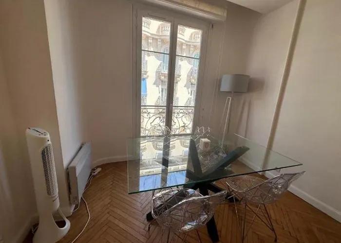 Two Bedroom To Rent In Apartman *
